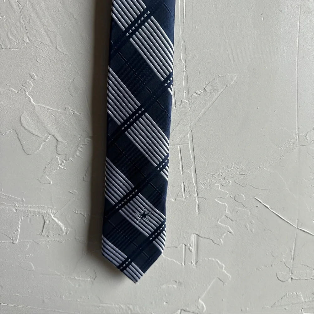 Dallas Cowboys NFL Necktie Navy Plaid Star Logo Football Preppy Fanwear